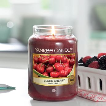 “我最喜欢的香味之一”Yankee Candle Black Cherry“总是售罄”,现在打7折