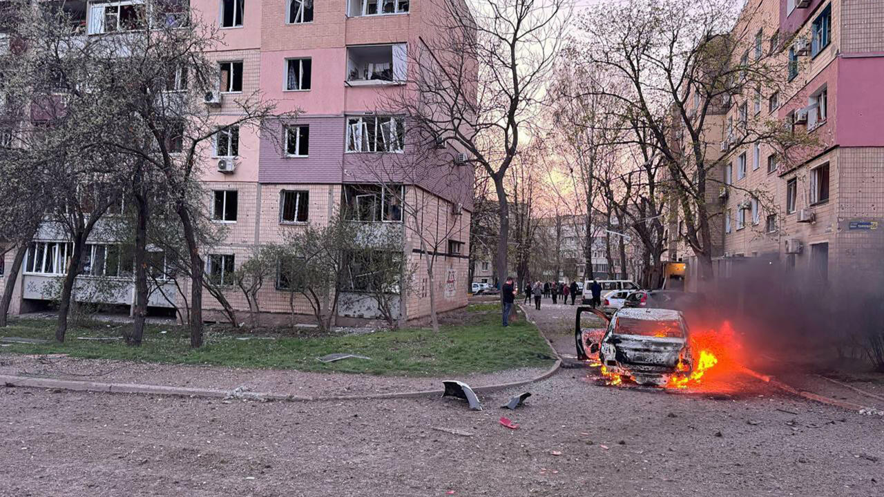 俄罗斯空袭乌克兰造成14人死亡