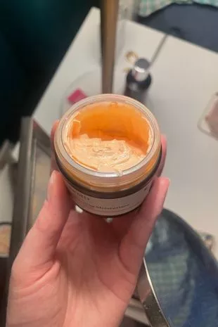 “我的肤色看起来很暗沉,Perricone MD的亮白护肤二人组让我的肤色焕然一新。”