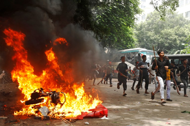 孟加拉国抗议者再次呼吁哈西娜辞职,造成至少90人死亡