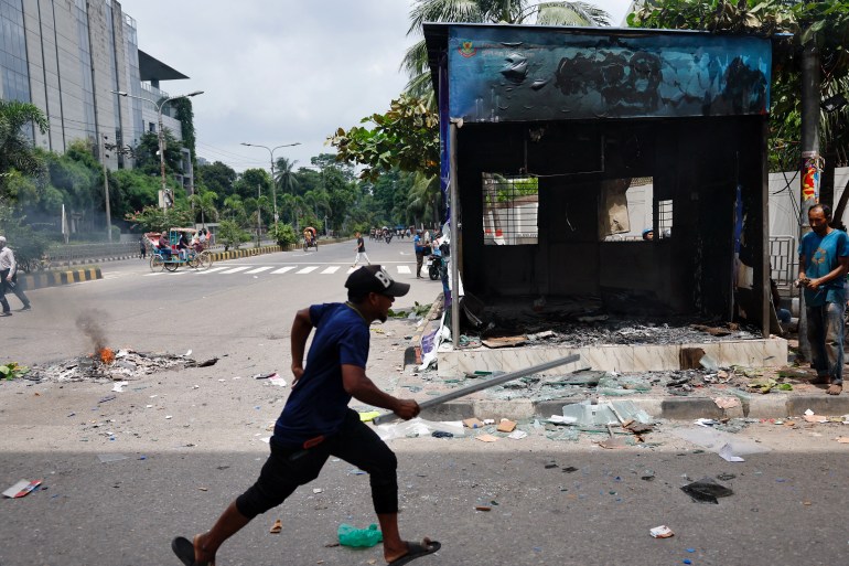 孟加拉国抗议者再次呼吁哈西娜辞职,造成至少90人死亡