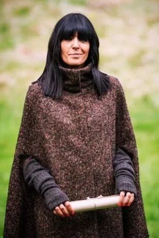 在这里,你可以买到克劳迪娅·温克尔曼(Claudia Winkleman)的“叛徒”(The叛徒)无指手套,也可以买到10英镑的替代品