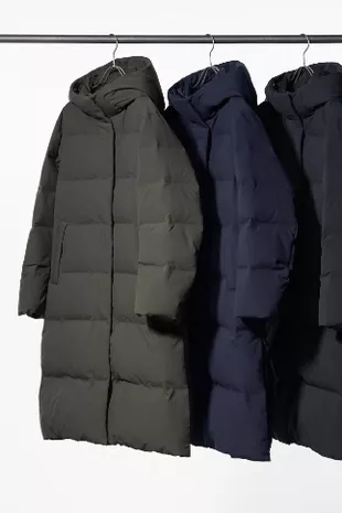随着寒冷天气的持续,优衣库推出了四种颜色的“完美”羽绒服