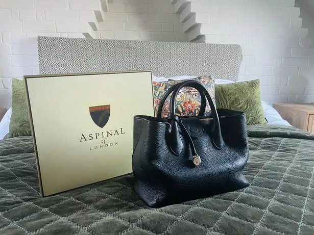 为什么我喜欢凯特·米德尔顿穿过的牌子的包,现在黑色星期五打五折