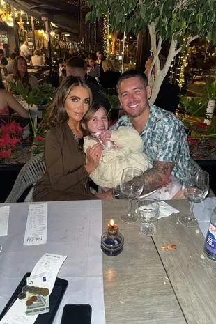 艾米·查尔兹的女儿在为她的重要里程碑做准备时,经历了甜蜜的改造